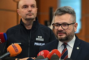 Dwaj mężczyźni zatrzymani w zw. z zabójstwami seniorek w Warszawie; motyw rabunkow-7962