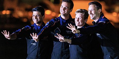 Kapsuła Dragon z polskim astronautą na pokładzie dotarła do Międzynarodowej Stacji-8782