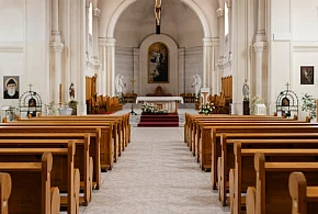 Miliony na Kościół w 2026 roku. Państwo co roku dokłada do duchownych-9897