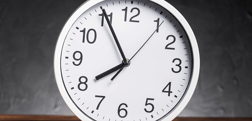 Kiedy przestawiamy zegarki? Czy ten rytuał w końcu zniknie?